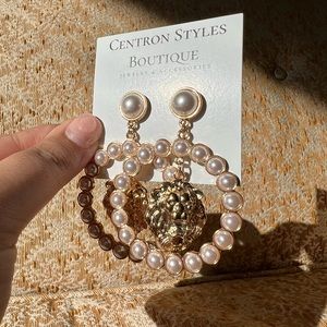 Pearly lion EARRINGS
